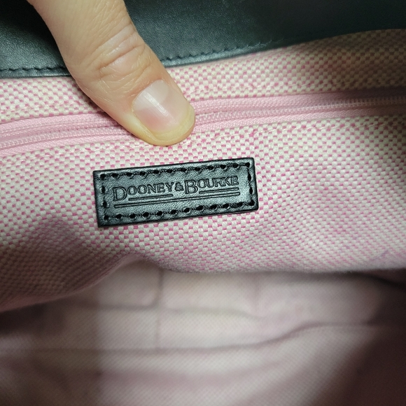 Dooney & Bourne Black Hobo Shoulder Bag Pebbled Leather Pink Interior - Picture 16 of 16